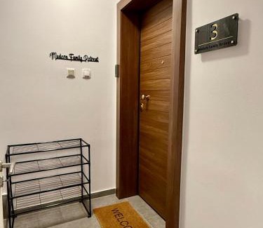 Volos City Centre Appartement | Modern Family Retreat