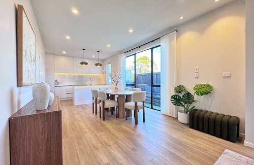 Auckland Maison | Modern Family St Heliers Stay Proximity to Beach