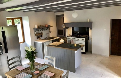 Bussiere-Poitevine Autre | Le noyer, ferme classique, style traditionnel, emplacement du hameau