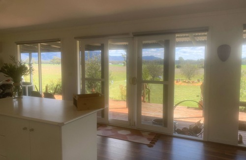 Fyans Creek Maison | Modern farm house with panoramic views of the Grampians