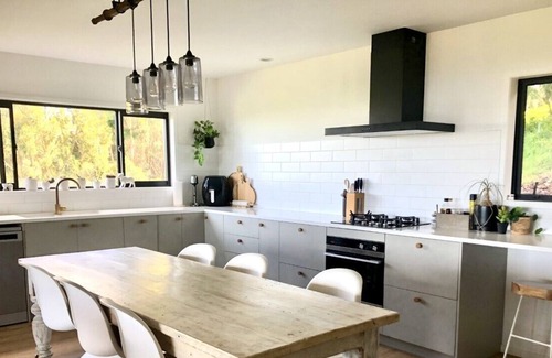 Western Bay of Plenty District Autre | Modern Farmhouse rural oasis in the Waihi Beach hills