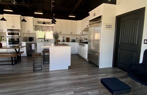 Rainbow CDP Autre | Modern Farmhouse Space