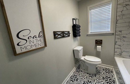 Pearl Autre | Modern Farmhouse w/Gameroom and theater room close to everything
