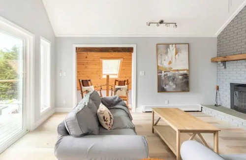 Freehold Maison | Modern Farmhouse with Pool in the Catskills