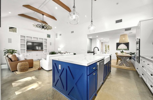 Clarksville Maison | Modern Farmhouse within Walking distance to ACL and Best Restaurants & Bars