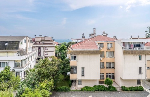 Bakırkoy Appartement | Modern Flat w Terrace, 5 min to Marmaray and Shore