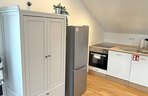 Neureut Sudlicher Teil Appartement | Modern Flat | washing machine, underfloor heating, rain shower