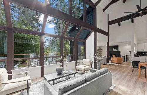 Artondale Maison | Modern Forest Retreat: Dog Friendly Scenic Views