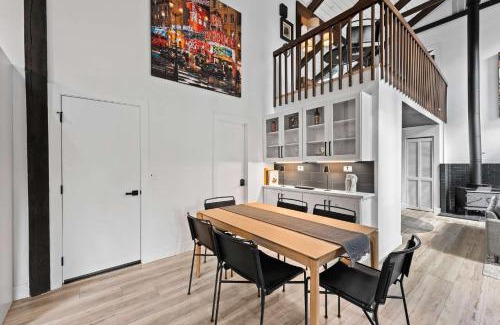 Artondale Maison | Modern Forest Retreat: Dog Friendly Scenic Views
