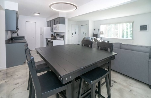 St. Clair Copropriété | Modern Furnished Condo-St.Clair