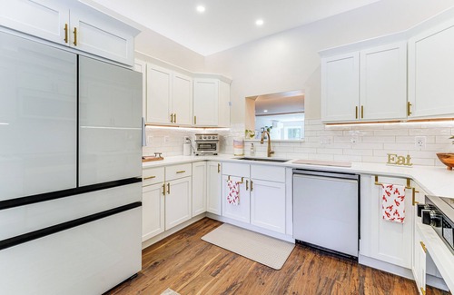 Saco Maison | Modern Gem on 15 Acres, 5 Mi to Old Orchard Beach!