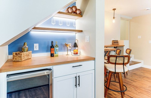 Saco Maison | Modern Gem on 15 Acres, 5 Mi to Old Orchard Beach!