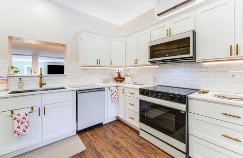 Saco Maison | Modern Gem on 15 Acres, 5 Mi to Old Orchard Beach!