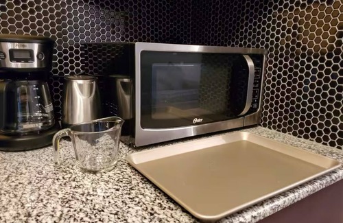 Niagara Falls Appartement | Modern Getaway, Single Bedroom Full Apartment