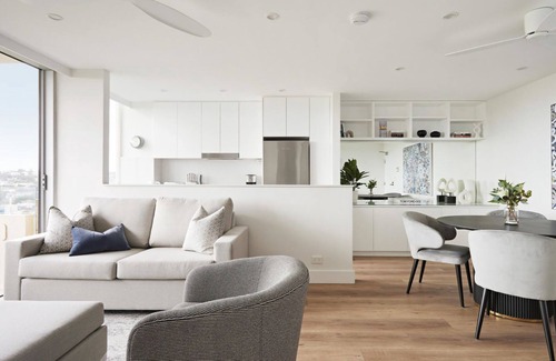 Darling Point Appartement | Modern Glamour is an apartment with breathtaking harbour bridge views