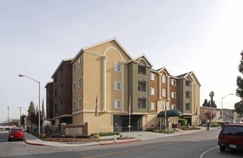 Santa Clara Appartement | Modern-Great Location. Lux Complex-TESLA Charging