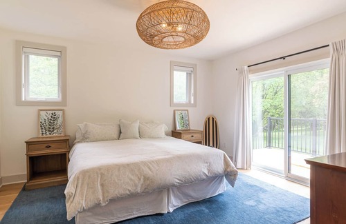 Georgian Bluffs Maison | Modern Green Oasis in private setting, covered patio with hot tub and fire pit!