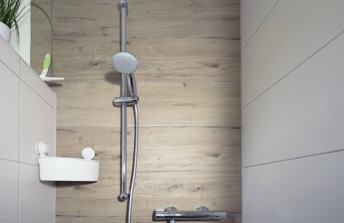 Grebendorf Maison | Modern guest house "close to the lake" and close to the city