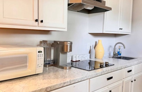 Wetmore Copropriété | Modern Guest Suite near Medical Center/La Cantera