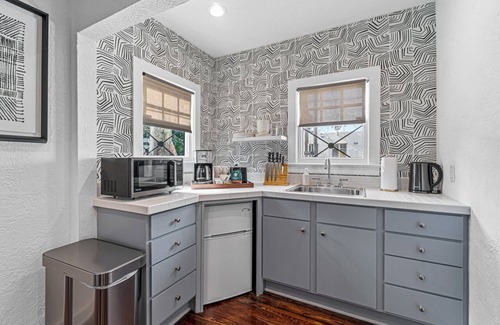 Old Northwood Villa | Modern Historic Pool Cottage | Min to Downtown