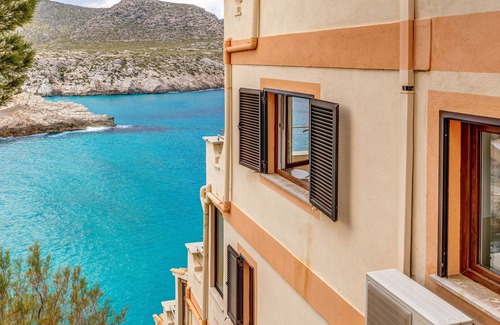 Cala Carbo Appartement | Logement de vacances moderne avec vue sur la mer, piscine, balcons, climatisation et Wi-Fi