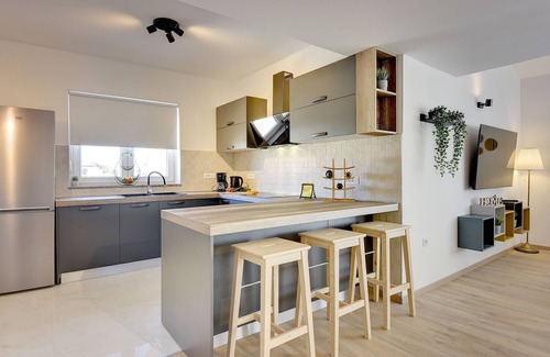 Galizana Appartement | Appartement de vacances moderne avec balcon, BBQ, WLAN, climatisation.