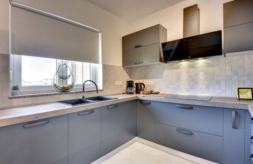 Galizana Appartement | Appartement de vacances moderne avec balcon, BBQ, WLAN, climatisation.