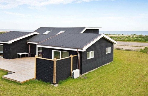 Hundested Maison | Modern Holiday Home in Hundested Near the Ocean