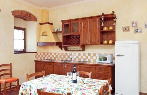 Loro Ciuffenna Maison | Modern Holiday Home in Loro Ciuffenna with Pool