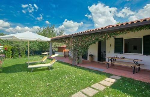 San Feliciano Maison | Modern Holiday Home in San Feliciano with Private Terrace