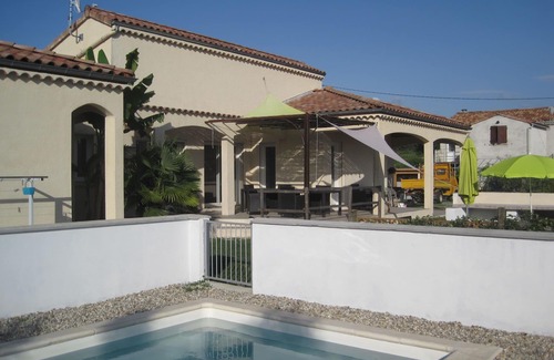 Pradons Maison | Maison de vacances moderne avec piscine chauffée