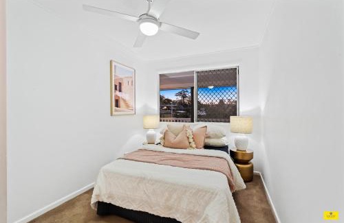 Brisbane Maison | Modern Holland Park Home with Easy City Access
