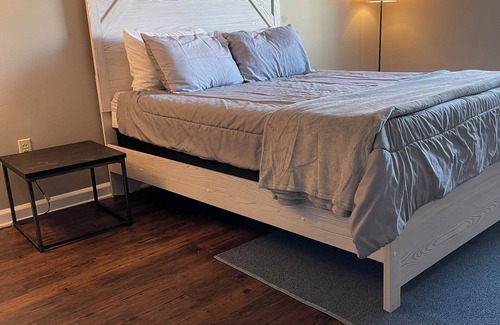 Glendale Appartement | Modern Hollywood Hideaway - Steps from Walk of Fame!