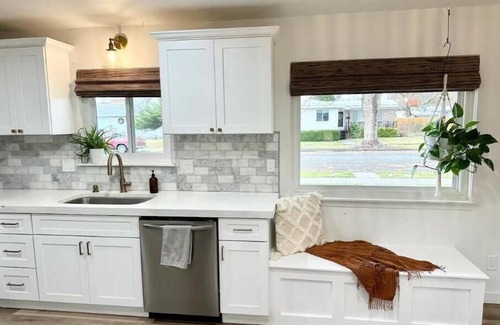 Mountain Home Maison | Modern Home Fully Remodeled W/Exercise Area