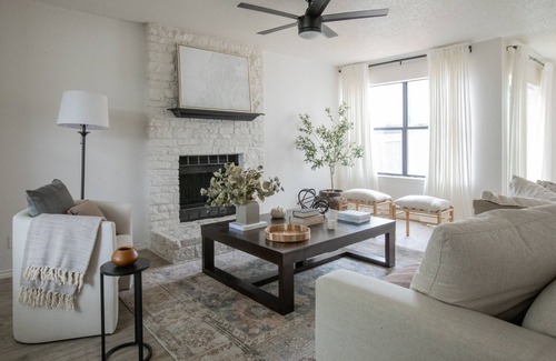 Los Indios Maison | Modern home in quiet neighborhood - 19 minutes to downtown.