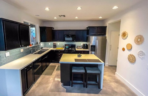 Summerlin South Maison | Modern Home near Red Rock - 30 Day Minimum.