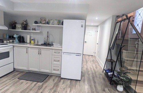 Woodbine - Lumsden Maison | Modern Home w/ Patio, Fireplace, Parking - 20mins to Downtown & Beach