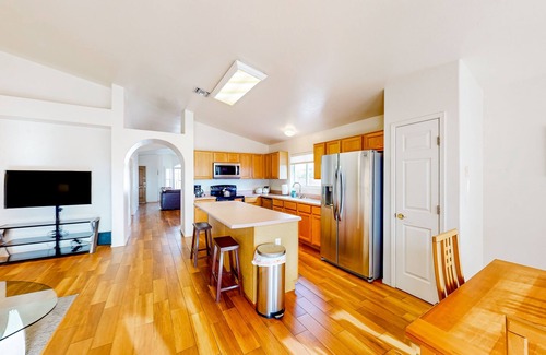 Oro Valley Maison | Modern Home w/ Patio & Mtn Views, Golf Nearby - 9 Mi to Tucson
