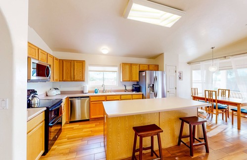 Oro Valley Maison | Modern Home w/ Patio & Mtn Views, Golf Nearby - 9 Mi to Tucson