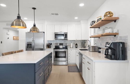 Tempe Gardens Maison | Modern Home w/ Pool Near ASU & Scottsdale | Family Friendly