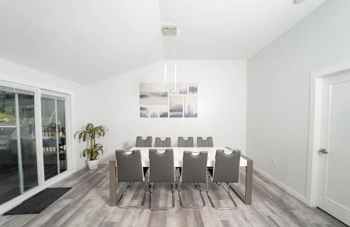 Hamden Maison | Modern home with a private Heated pool and jacuzzi