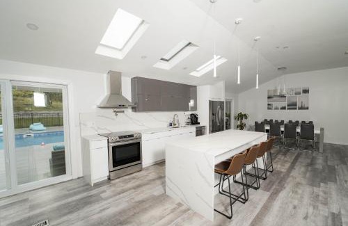 Hamden Maison | Modern home with a private Heated pool and jacuzzi