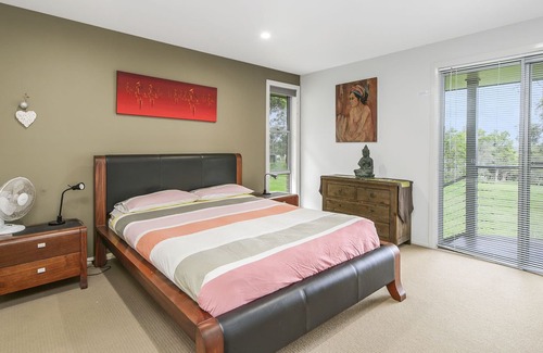 Crescent Head Maison | MODERN HOME WITH POOL IN RURAL SETTING - PET FRIENDLY