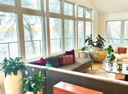 Lakeland Maison | Modern Home with private beach on St. Croix River