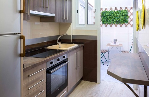El Molinillo Appartement | Modern home with yard Malaga center by SharingCo