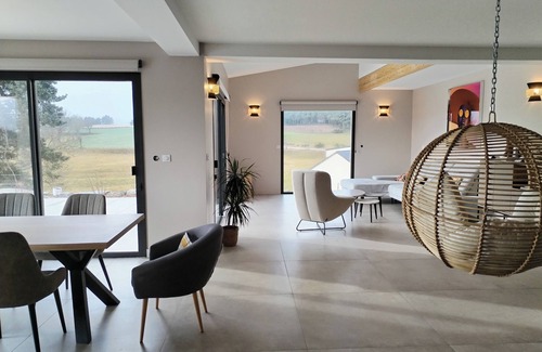 Saint-Chely-d'Apcher Maison | Maison moderne avec piscine et vue imprenable
