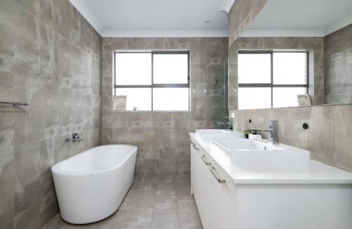 Rostrevor Maison | Modern house 2 story 4brs 3bath