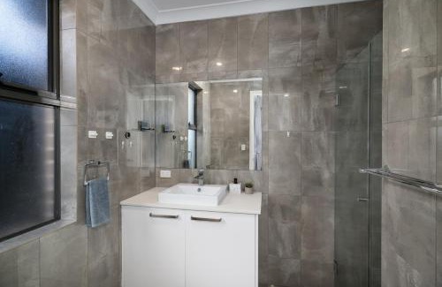 Rostrevor Maison | Modern house 2 story 4brs 3bath