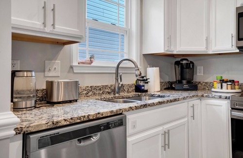 Boiling Springs Maison | Modern house in brand new neighborhood.