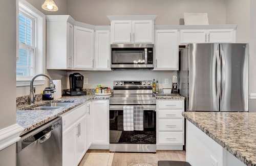 Boiling Springs Maison | Modern house in brand new neighborhood.